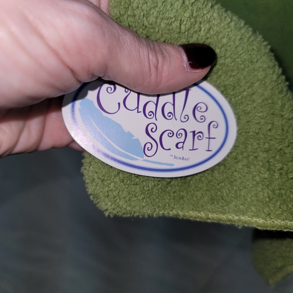 Polyester Cuddle Scarf - Picture 2 of 3